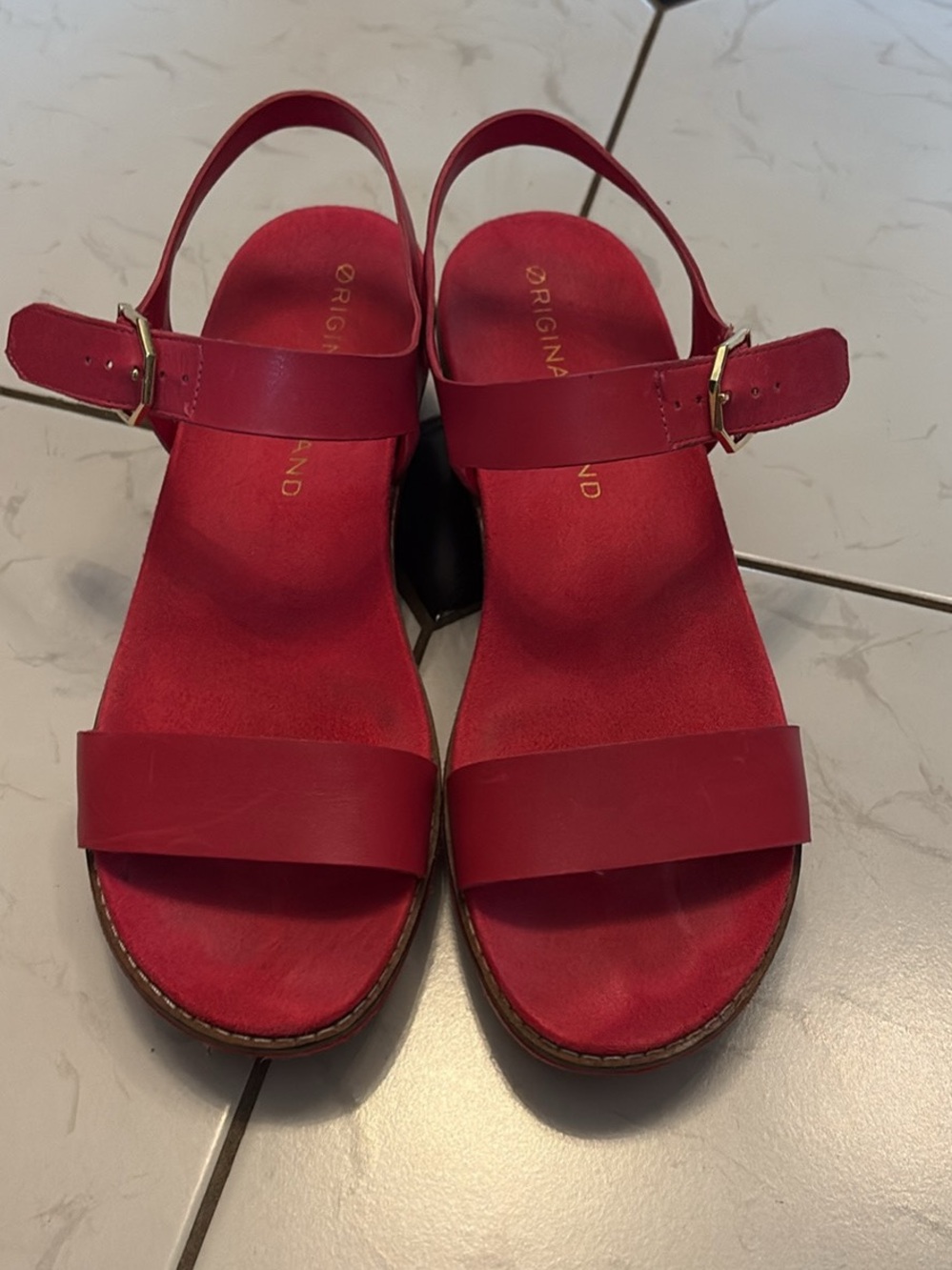 Cole Haan Women's Original Grand Flatform Sandal Bright Berry Leather Size 8.5